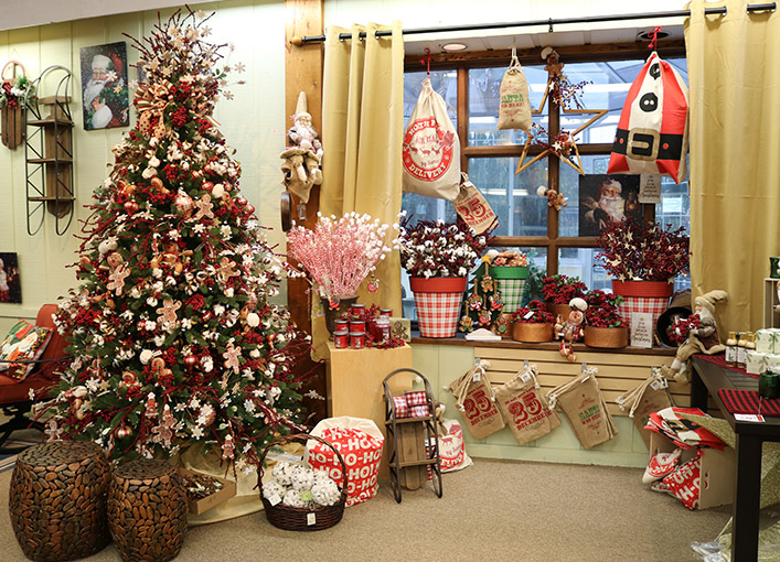 Shop Christmas Selections at Stauffers | Home & Garden | Stauffers